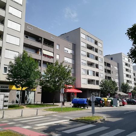 Apartments Dora 자그레브 외부 사진