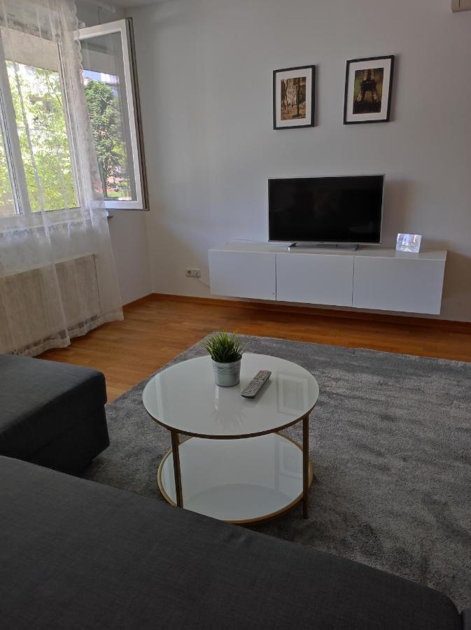 Apartments Dora 자그레브 외부 사진